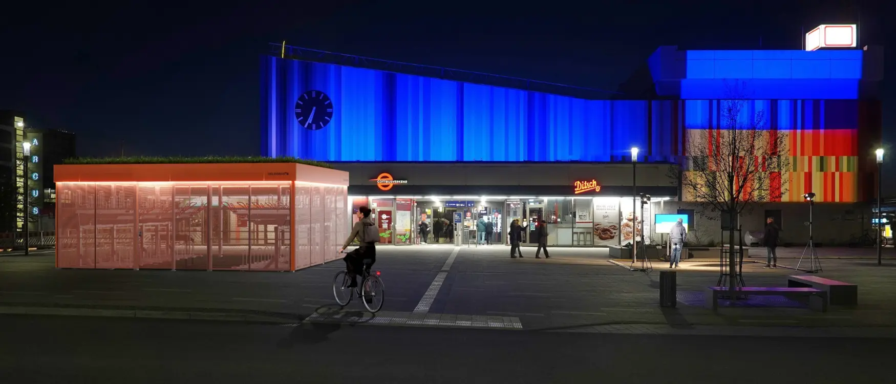 VELODEPO Fahrradgarage Bahnhofsvorplatz im Stadtzentrum